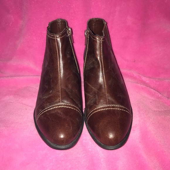 Brown ankle booties - Picture 3 of 5